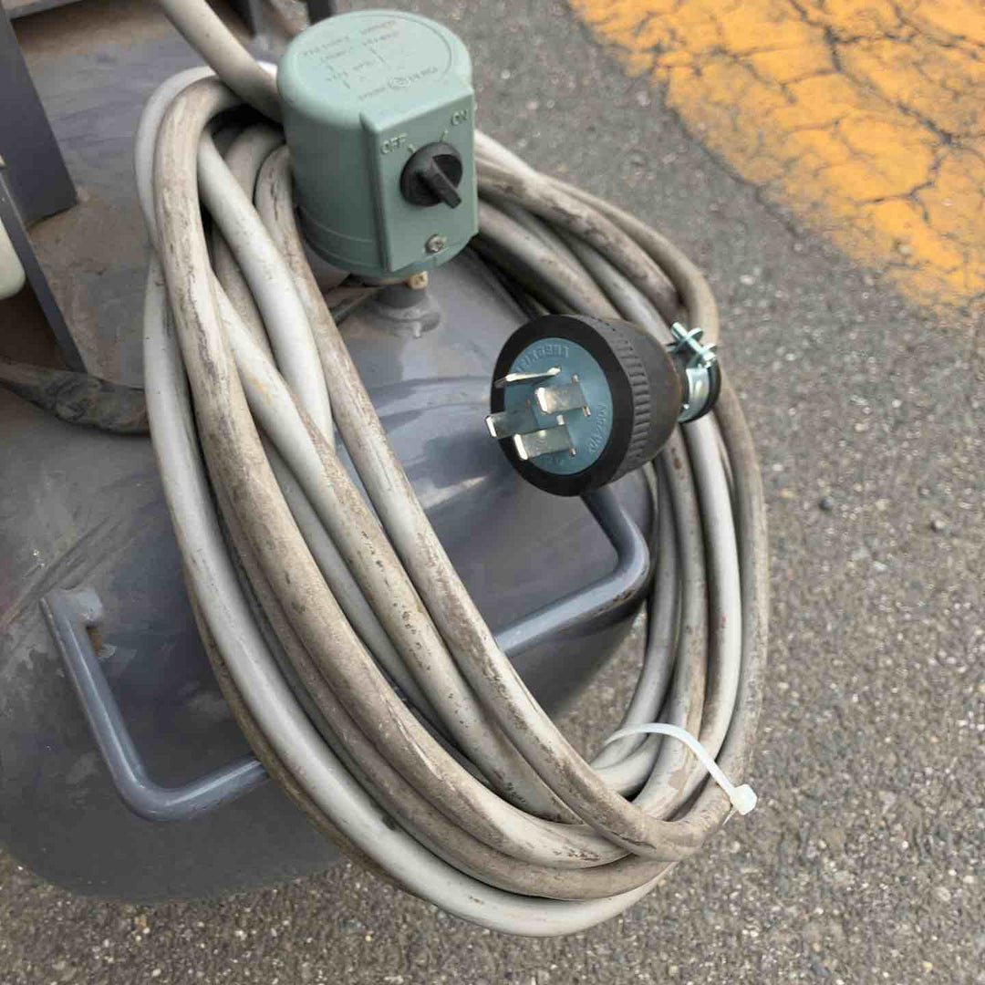 【中古品・店頭受取り限定】 アネスト岩田/ANEST 200Vベビコン 5馬力 TLP37E-10 【桶川店】