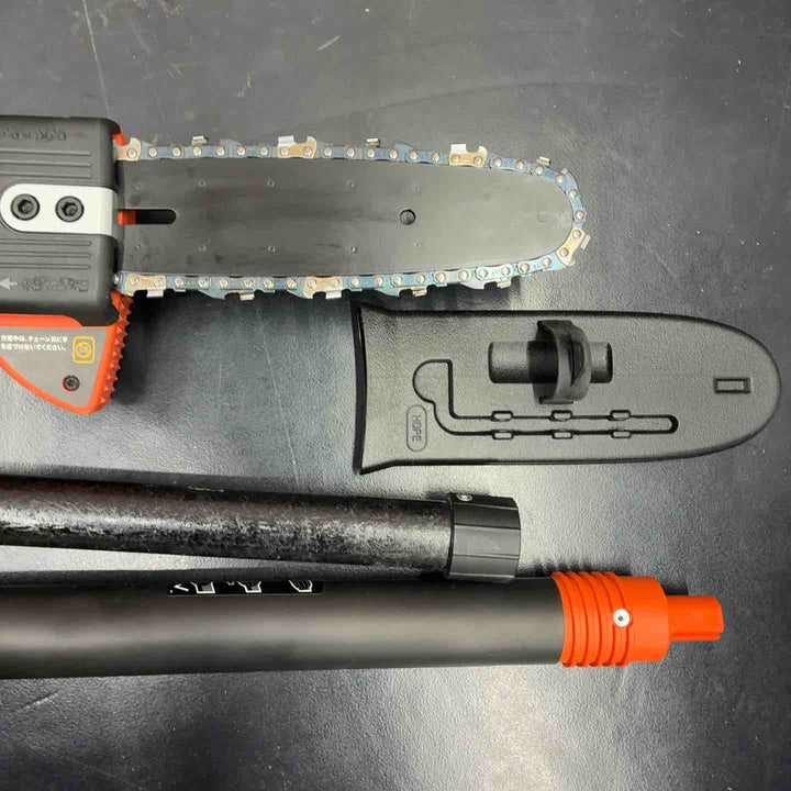 Black&Decker(ブラックアンドデッカー) コードレス高枝ポールチェーンソー GPC1820LN【藤沢店】