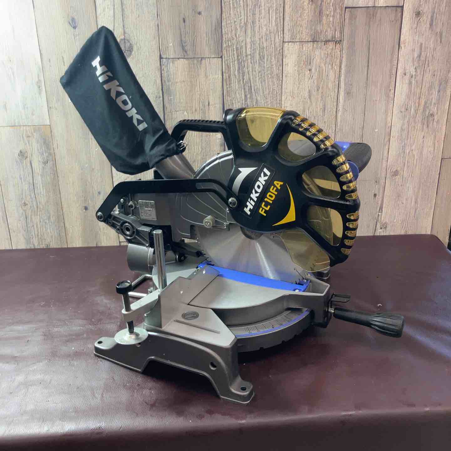 中古品/美品】 ハイコーキ(HIKOKI ※旧:日立工機) 卓上丸のこ FC10FA 中古品/美品】 ハイコーキ(HIKOKI ※旧:日立工機) 卓上丸のこ FC10FA