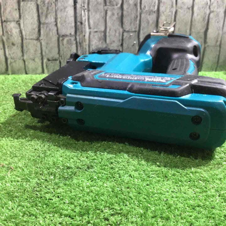 ★マキタ(makita) コードレスタッカー ST421DZK【川口店】