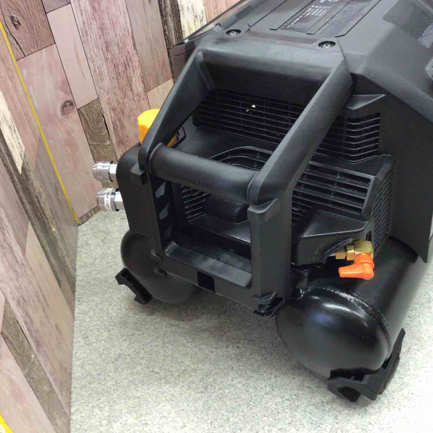 ☆マックス(MAX) 高圧常圧兼用エアコンプレッサー AK-HL1310E2_