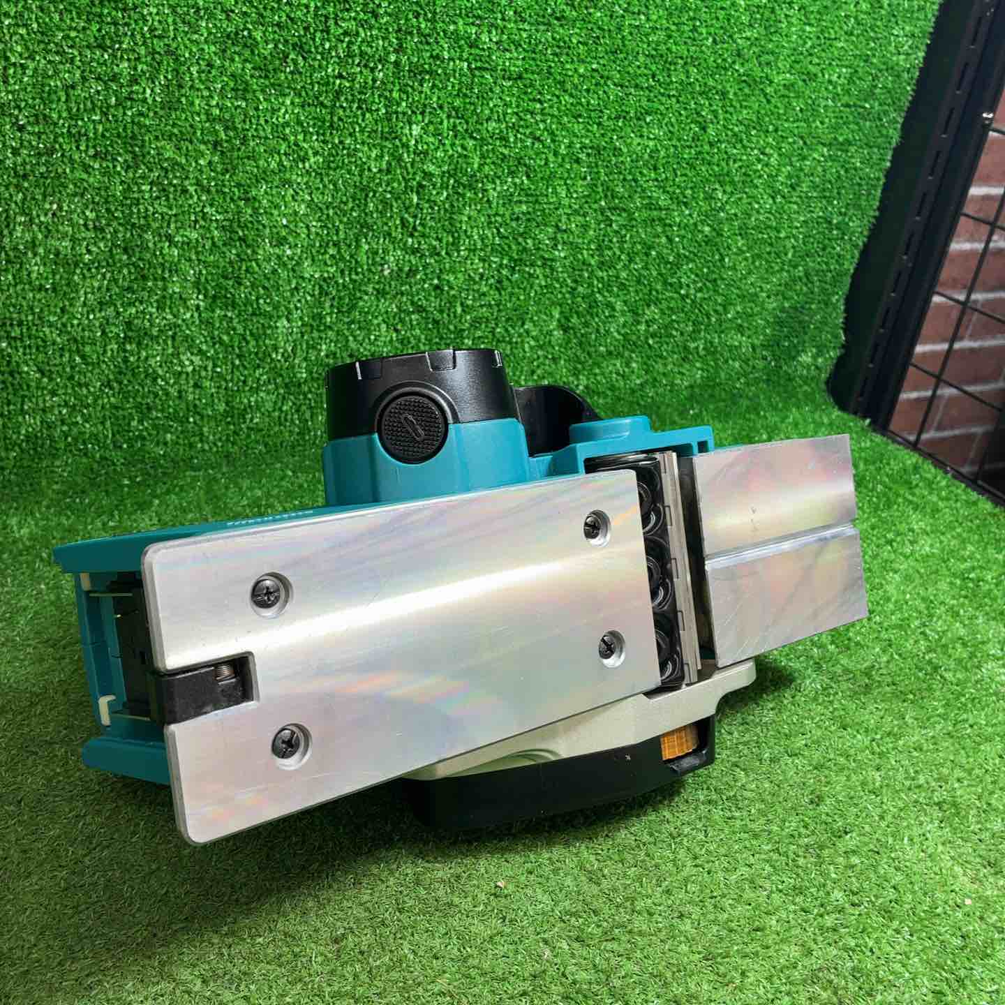 中古品】 マキタ(makita) コードレスカンナ KP180DZ 【藤沢店