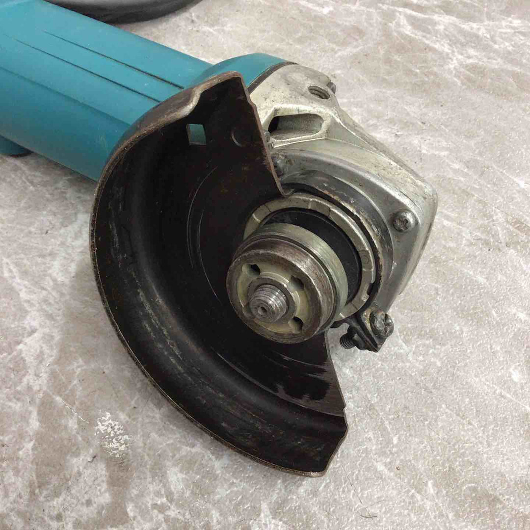 ☆マキタ(makita) 100mmディスクグラインダ 9533B【八潮店】