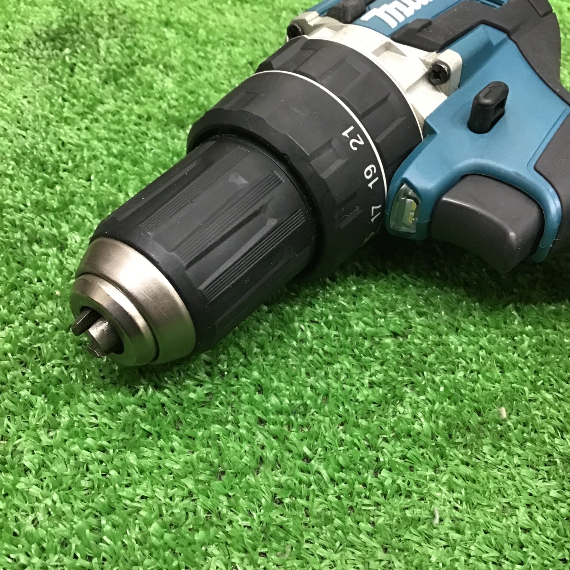 中古】Makita(マキタ) 18V 充電式 ブラシレス 振動 ドリルドライバー