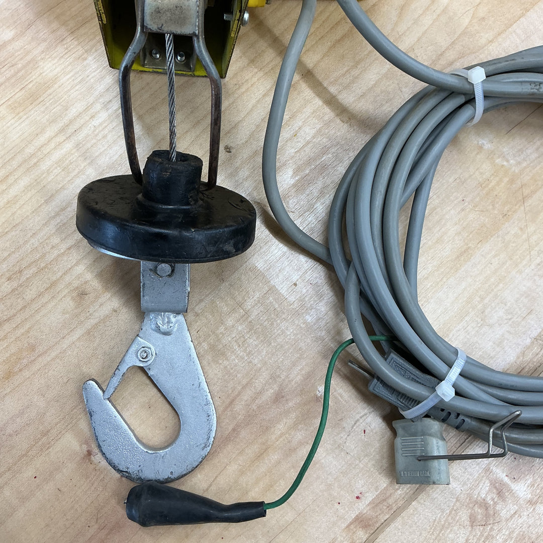 ☆トーヨーコーケン ベビーホイスト BH-N300 小型 軽量 昇降 吊り下げ式 荷揚げ 巻上機【電材館越谷店】