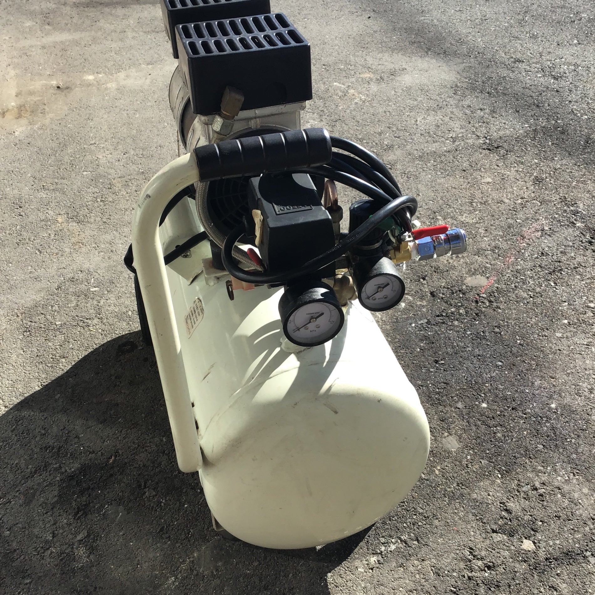 【ジャンク】中古 アストロプロダクツ AP040792 コンプレッサー 100V 30L オイルレス サイレント 店頭受取り限定・中古品】ASTRO PRODUCTS(アストロプロダクツ