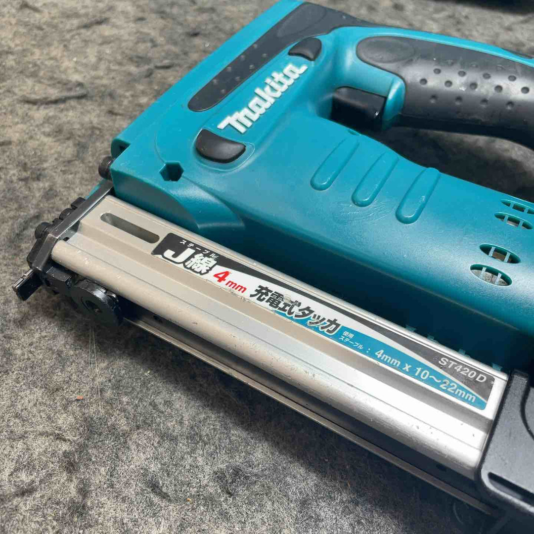 マキタ(makita) 14.4V 4mm J線 コードレスタッカ ST420DRF【桶川店】