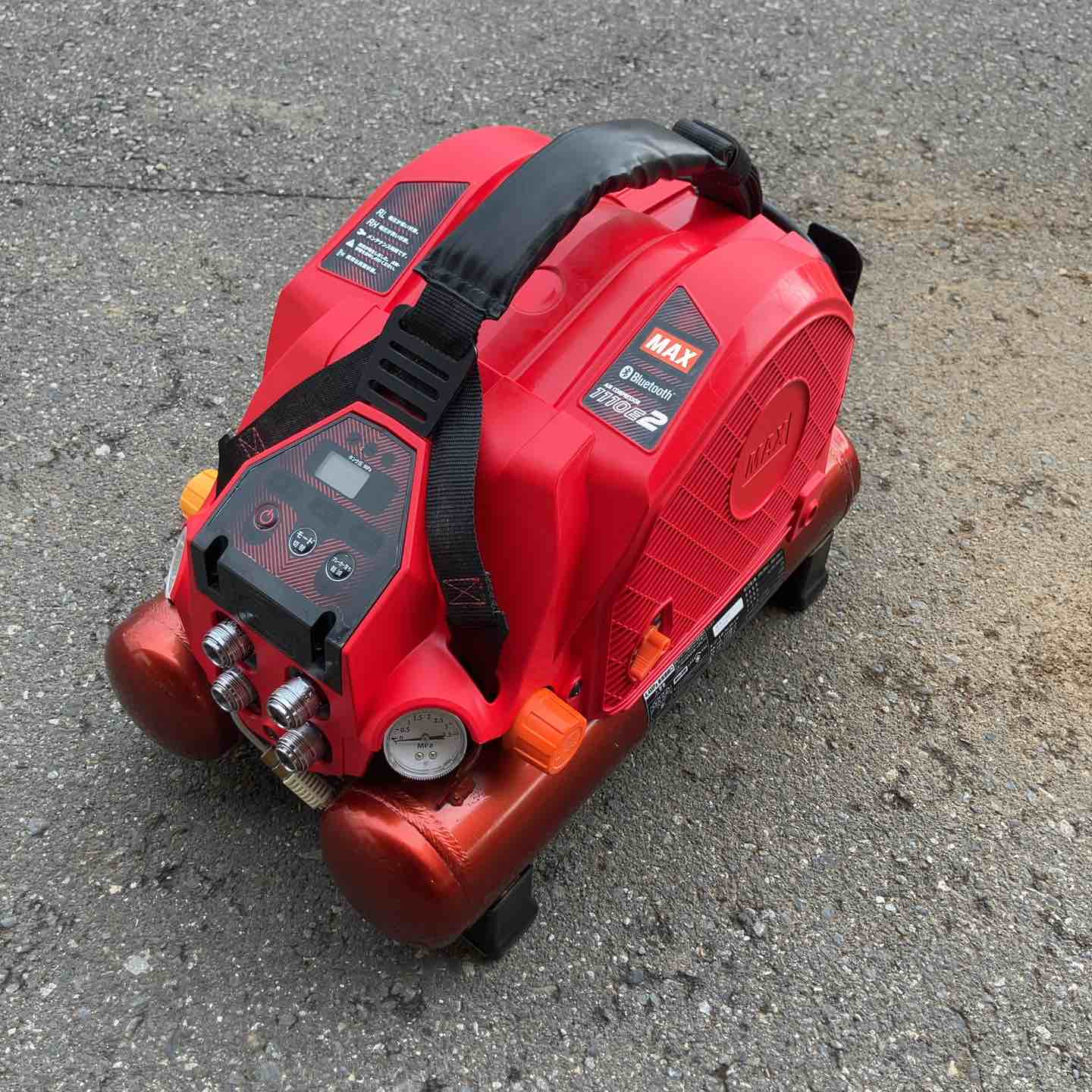 【中古品】 マックス/MAX エアコンプレッサー・AK-HL1110E2 【桶川店】 中古品】 マックス/MAX エアコンプレッサー・AK-HL1110E2 【桶川店