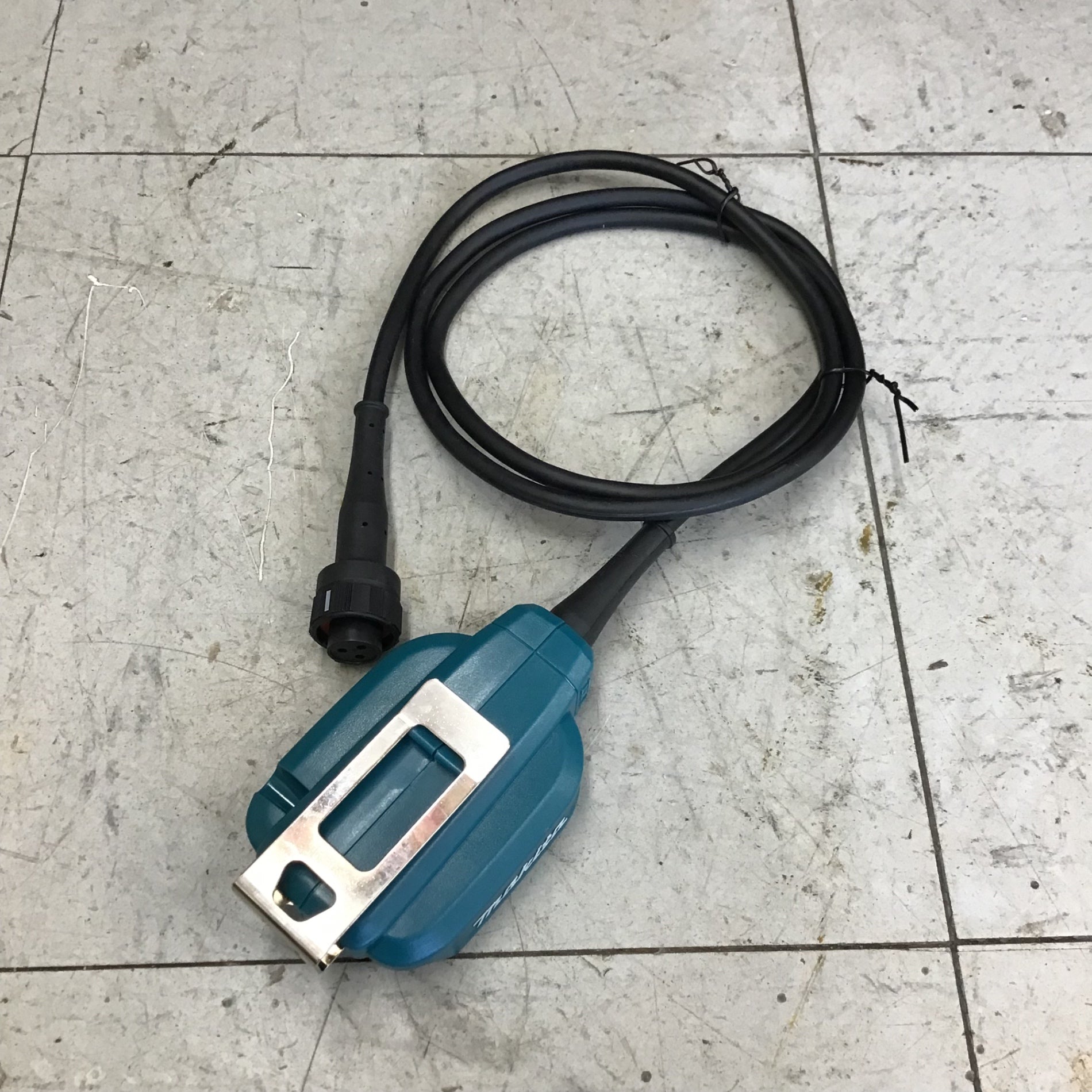 中古美品】マキタ/makita 18V充電式せん定ハサミ UP180DZK 中古美品】マキタ/makita 18V充電式せん定ハサミ UP180DZK