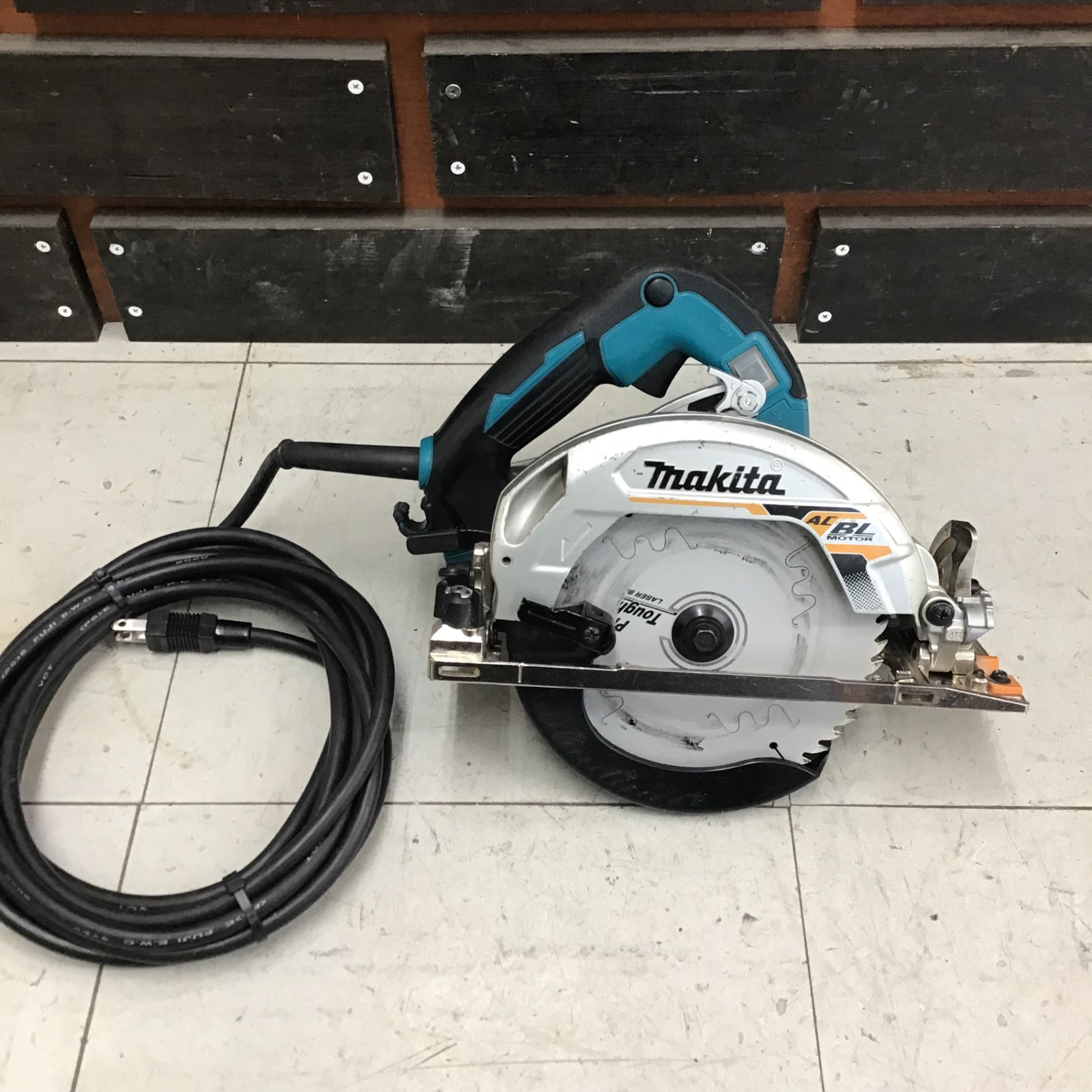 【中古品】マキタ/makita 電子造作用精密マルノコ HS6403 【鴻巣店】