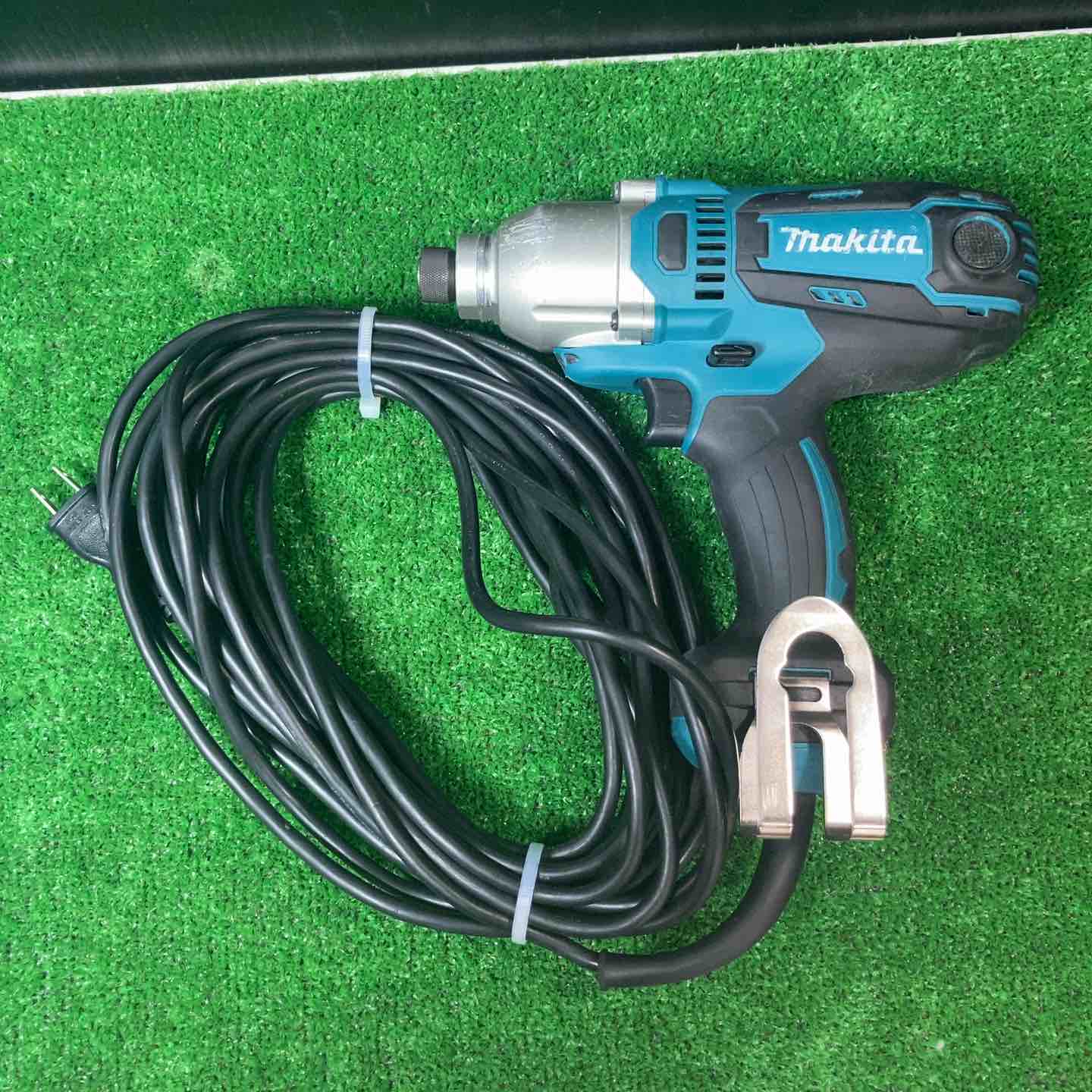 中古品】マキタ TD0220 インパクトドライバー【リライズ野田愛宕店