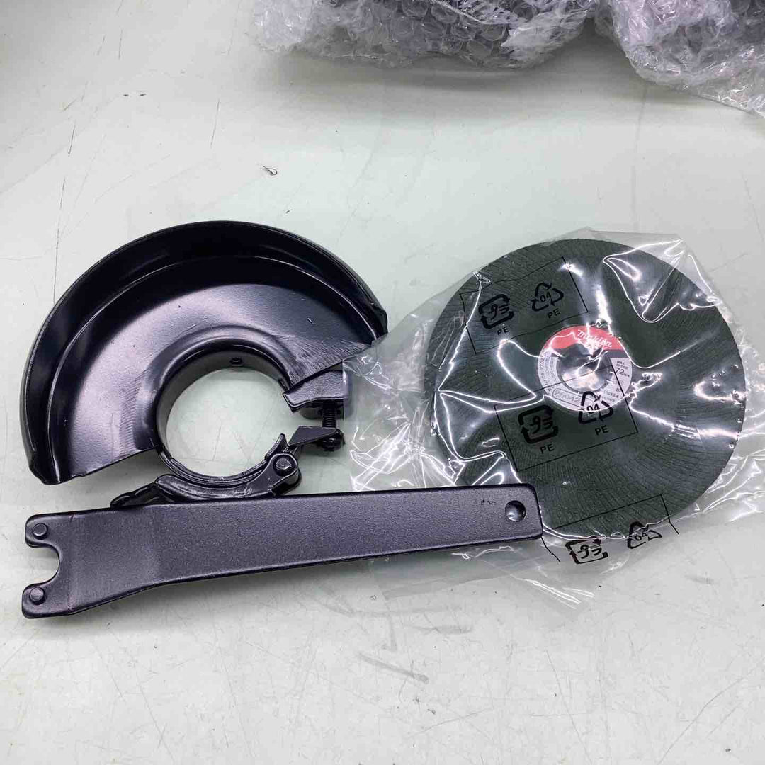 マキタ(makita) 100mmコードレスディスクグラインダ GA412DRGX DIY 鉄筋 アングル材 仕上げ磨き 建築 石材加工 コンクリート ブロック レンガ タイル 研磨 ガラス 断面磨き 加工【越谷店】