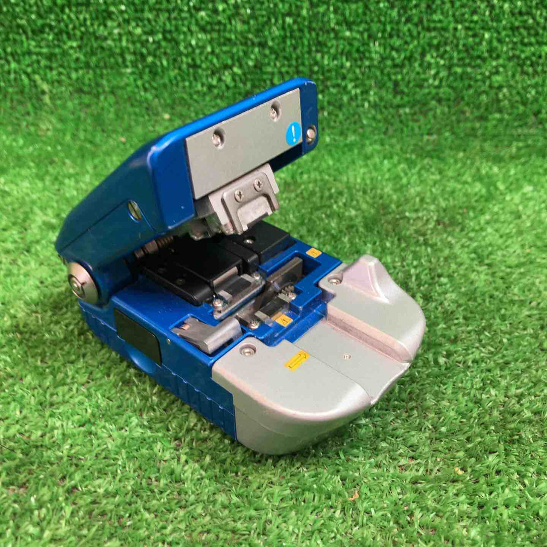 【中古品】大特価　住友電工 光ファイバ融着機 TYPE-25 ケースセット　通電確認済　送料無料　【川越店】