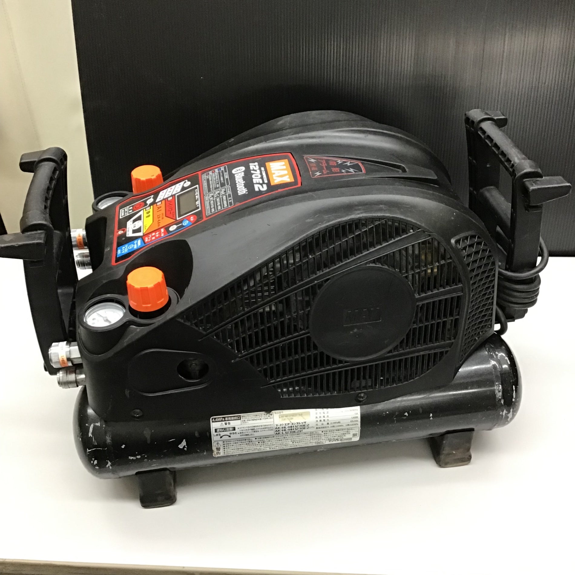 MAX AK-HL1270E2 コンプレッサー 中古品 【ハンズクラフト宜野湾店】 中古品】 マックス/MAX エアコンプレッサー AK-HL1270E2 ガイア