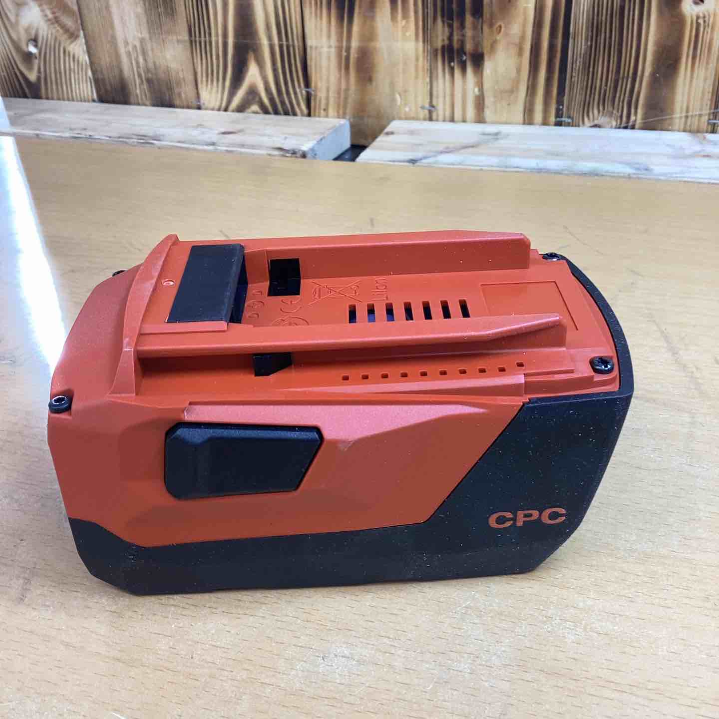 Hilti ヒルティ 22v 8.0Ah バッテリー B22⁄8.0 ブラック×レッド 公式 