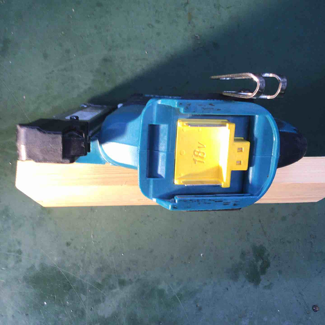 ☆マキタ(makita)18Vコードレスピンタッカ PT351DZ 本体のみ【戸田店】