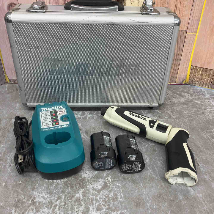 ☆マキタ(makita) コードレスペンインパクトドライバ TD021DSW【八潮店】