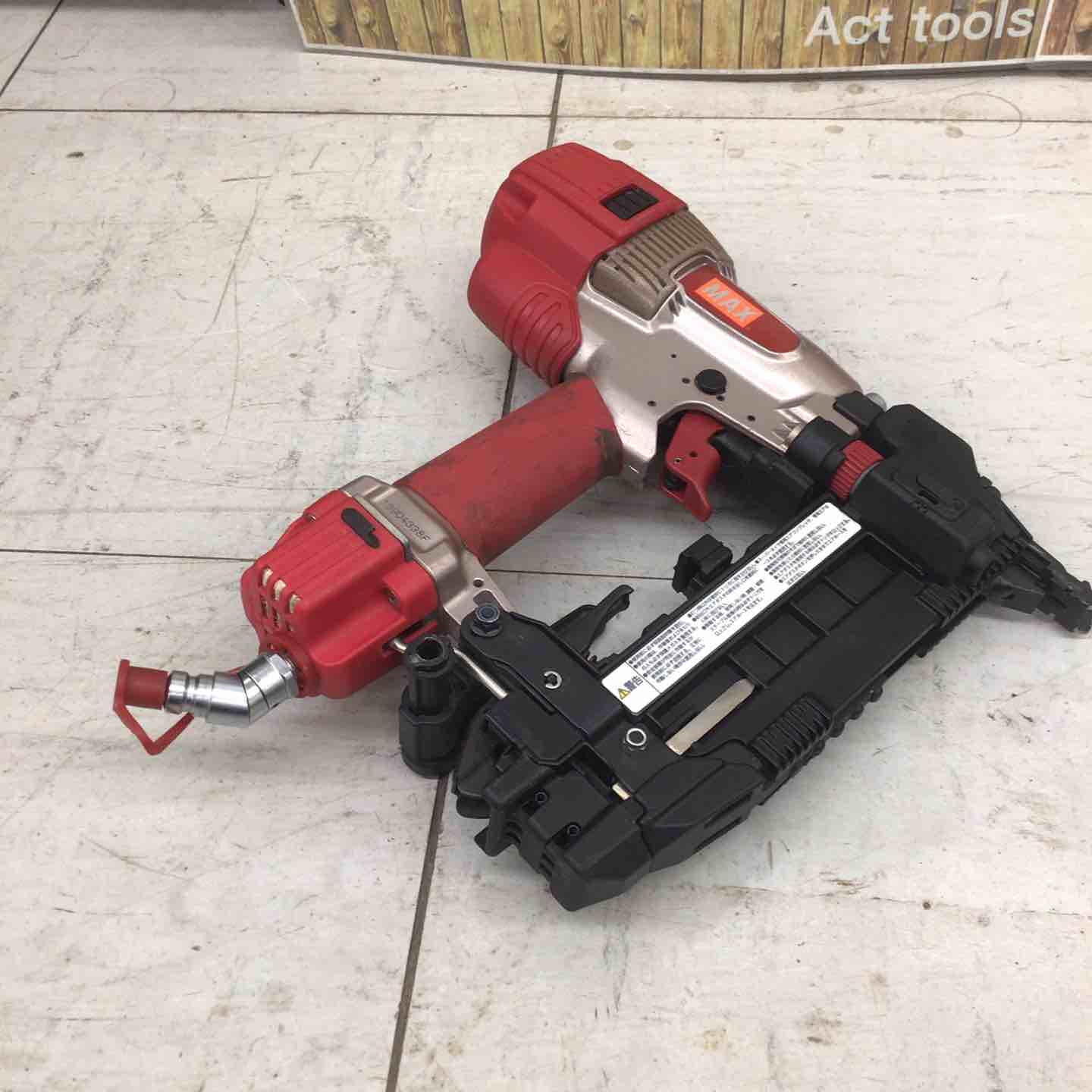 中古品】 マックス/MAX 高圧フロアタッカ HA-50F1(D)/4MAフロア 【鴻巣