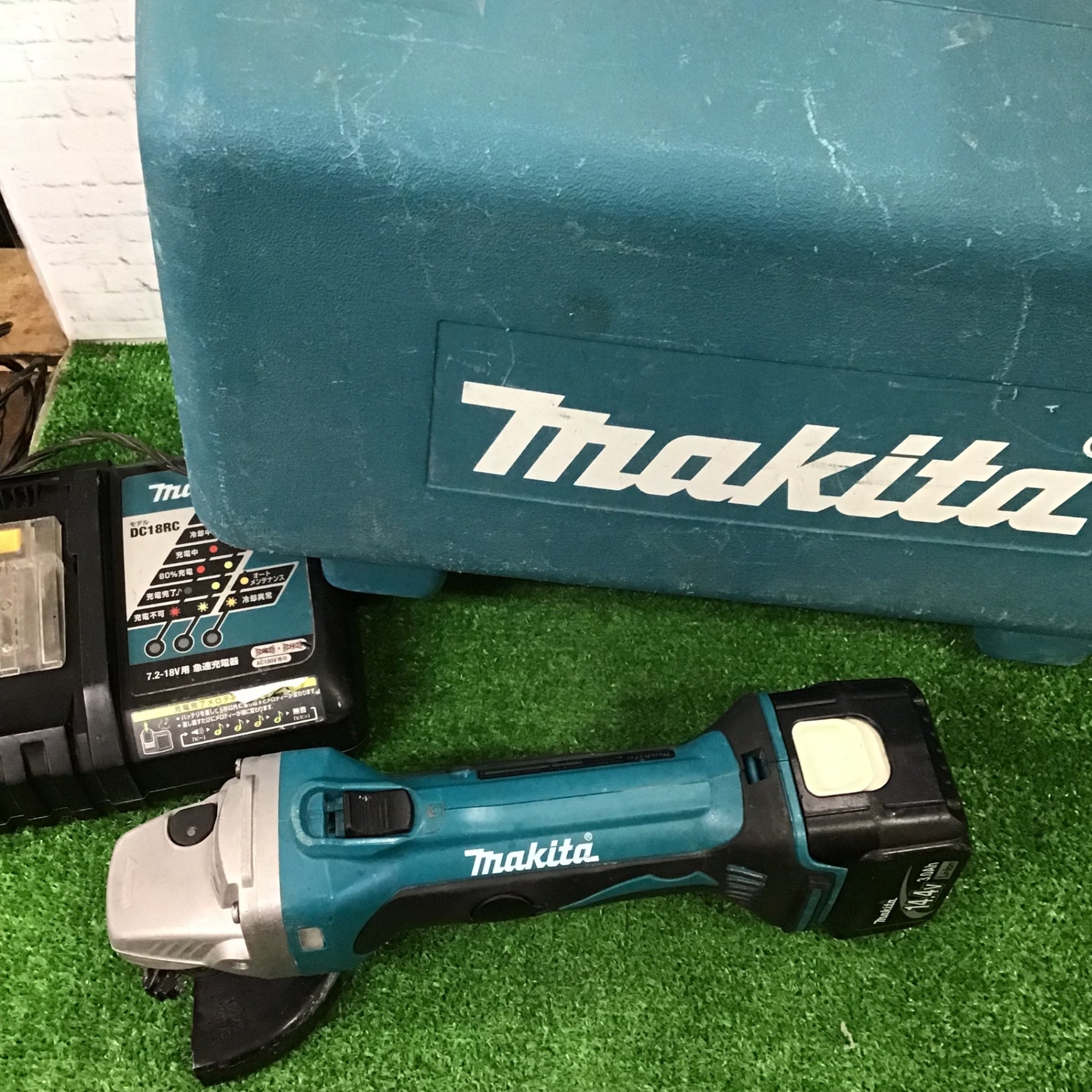 ☆マキタ(makita) 100mmコードレスディスクグラインダー GA400DRF【町田店】