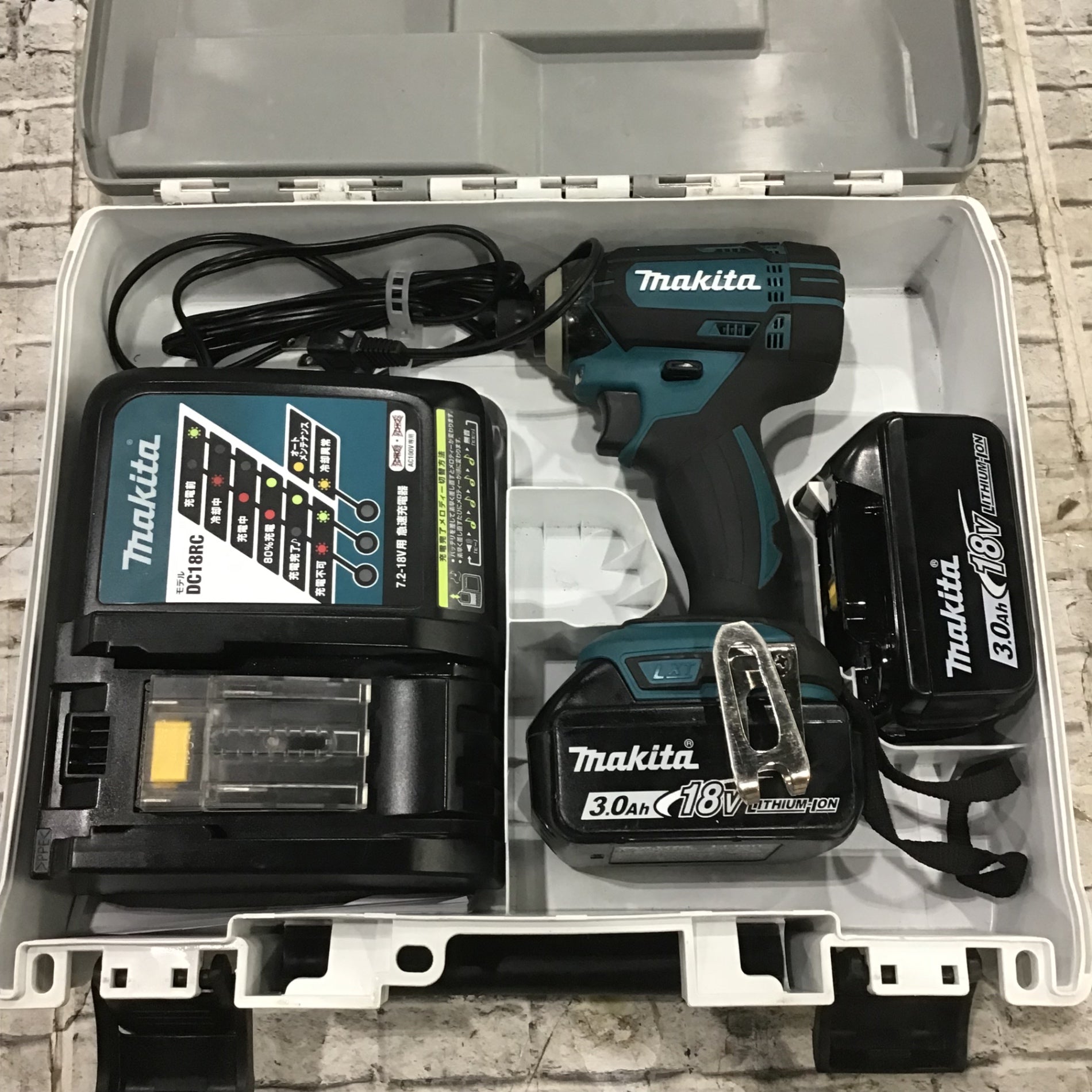箱付き】Makitaインパクトドライバー TD170DRGX B 充電器18v 箱付き】Makitaインパクトドライバー TD170DRGX B 充電器18v