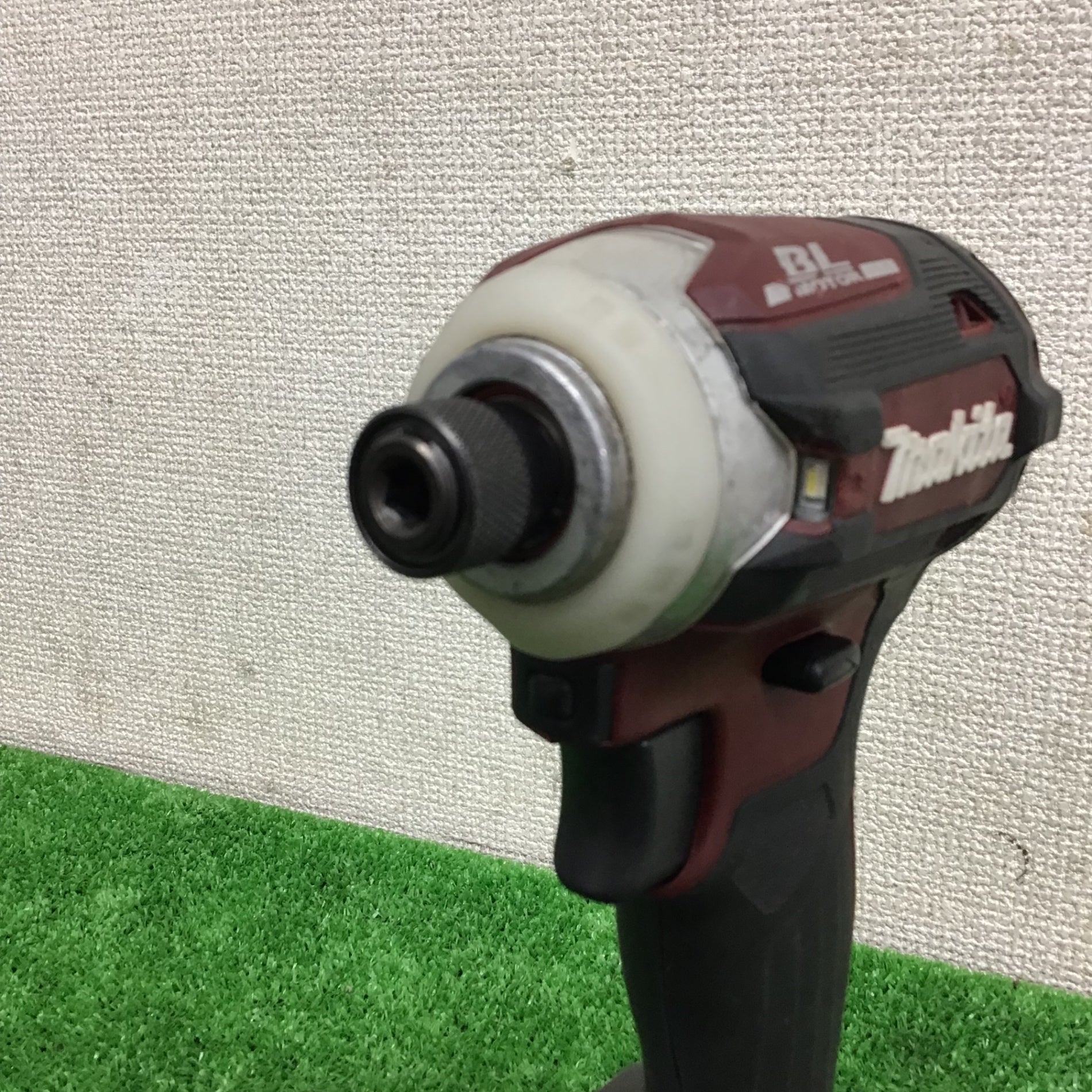 中古品●makita 18Vインパクトドライバー本体のみTD171DZAR●A●IT84FPT0UGS0 中古品】マキタ/makita コードレスインパクトドライバー TD171DZAR