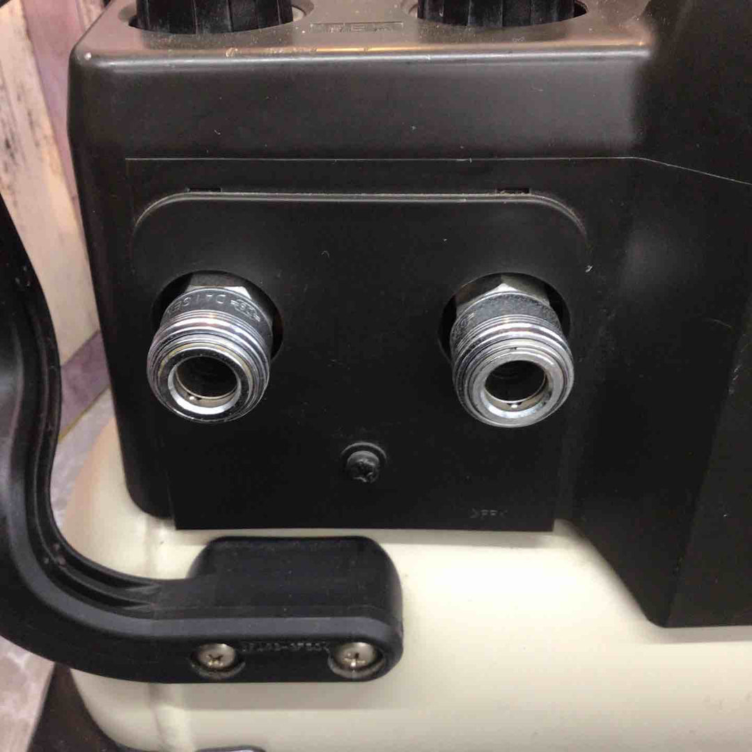 ◇マキタ(makita) 常圧専用エアコンプレッサー AC2211 50Hz【八潮店】