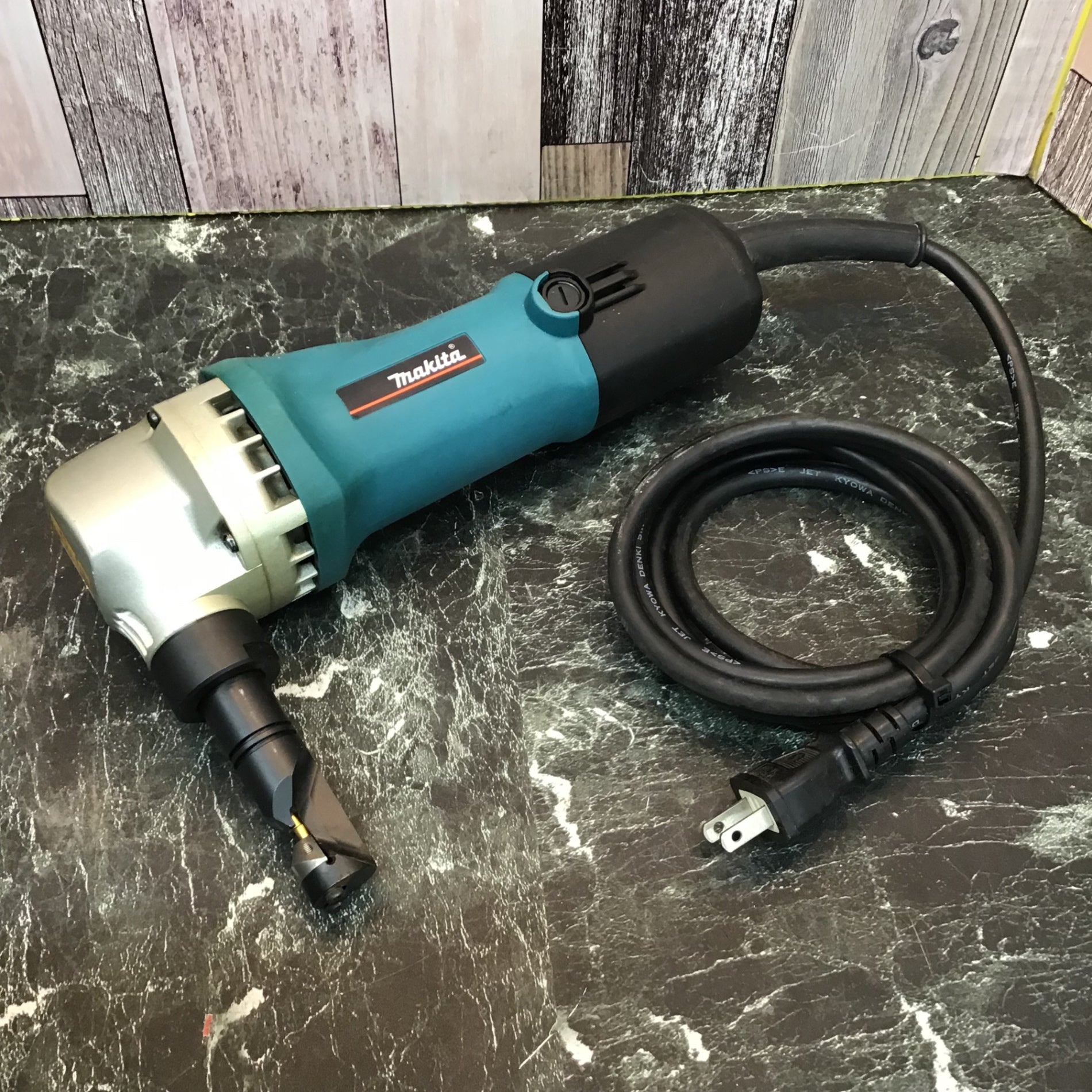 マキタ JN1601 コード式ニブラ【市川行徳店】【店頭取引限定】【中古