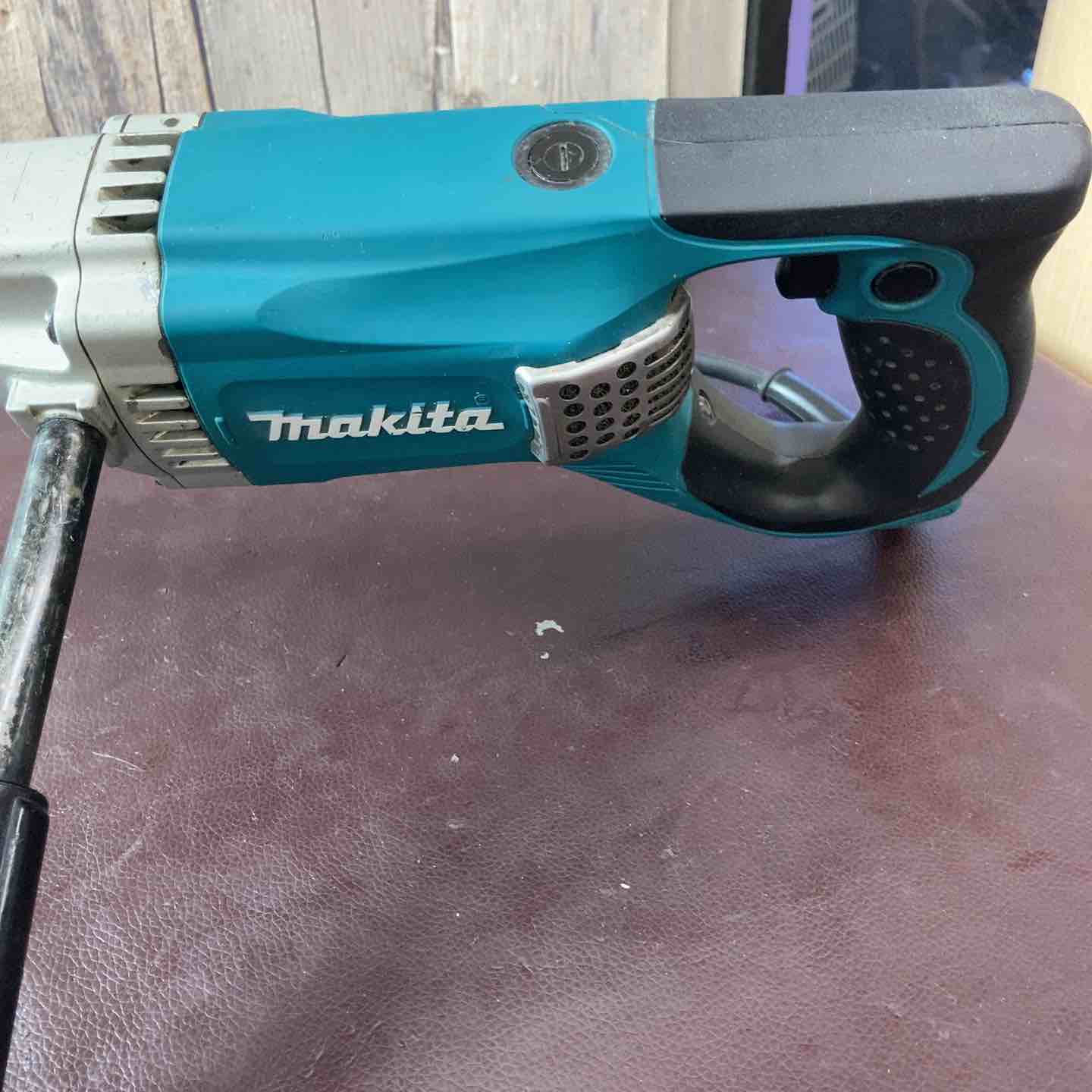 中古品】 マキタ(makita) かくはん機 UT2204 100v 電動ミキサー