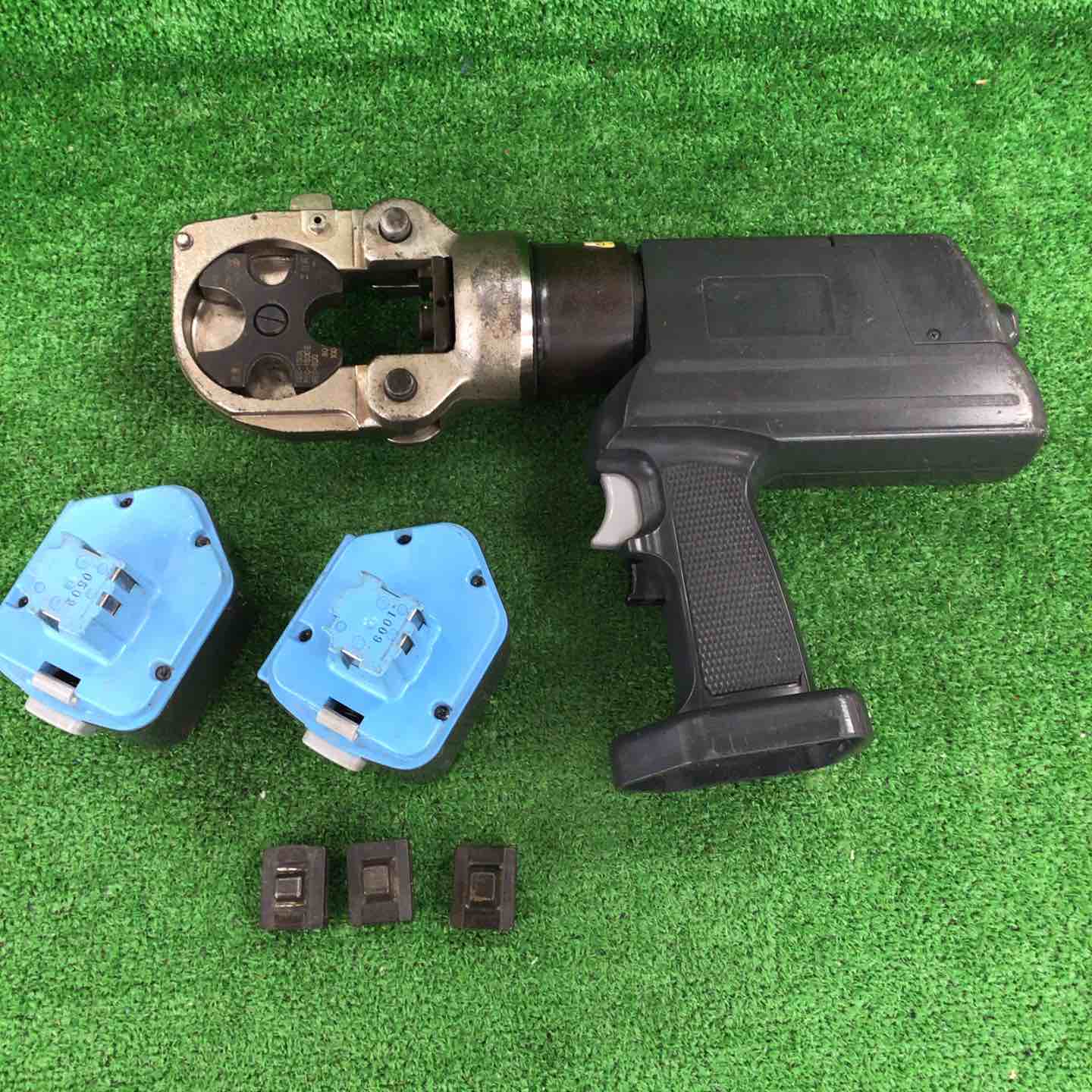 ◇泉精器(IZUMI) コードレス油圧式圧着工具 REC-200M2H【川崎店