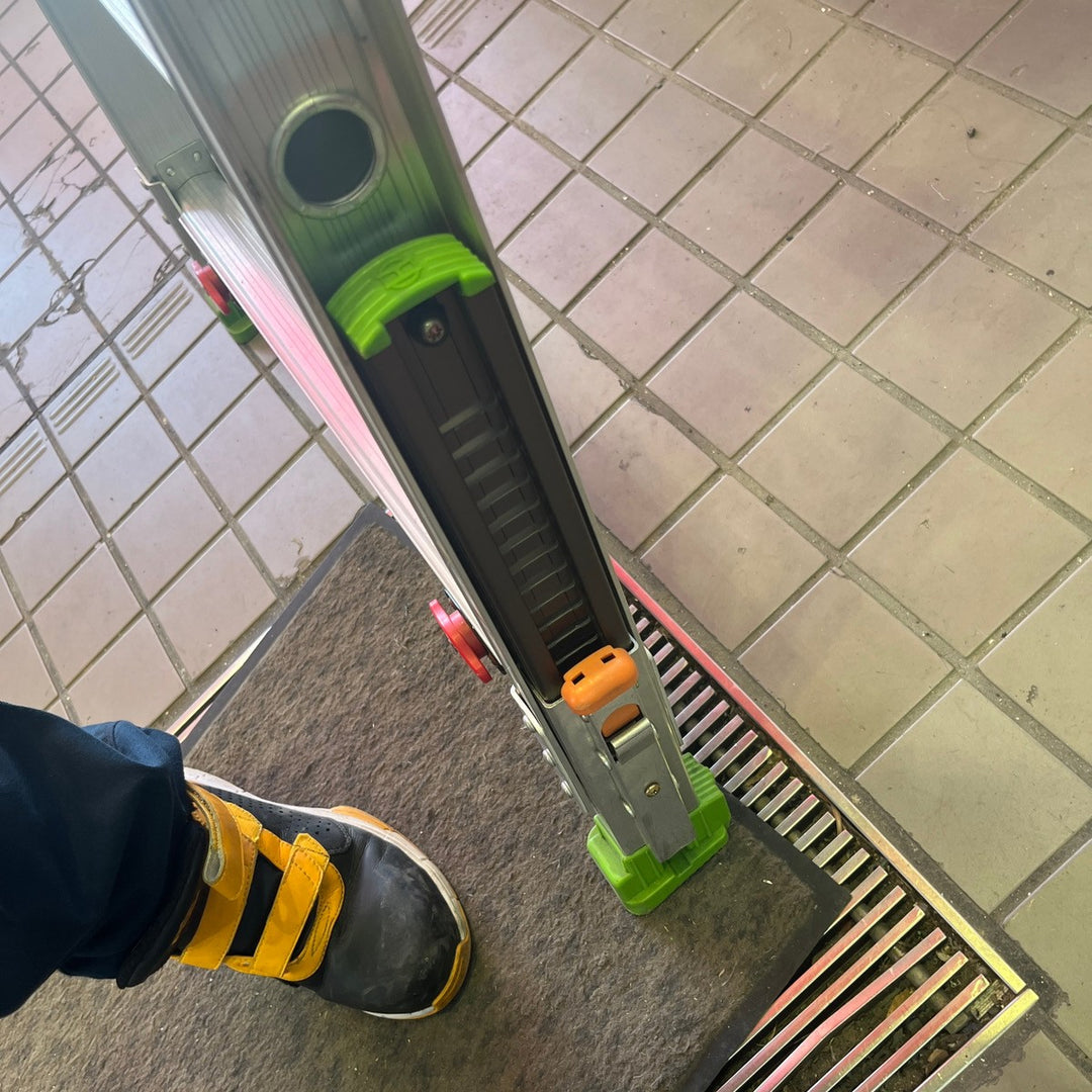 【店頭受取り限定】　アウトリガー一体式脚立 ダン吉  AN-180【草加店】