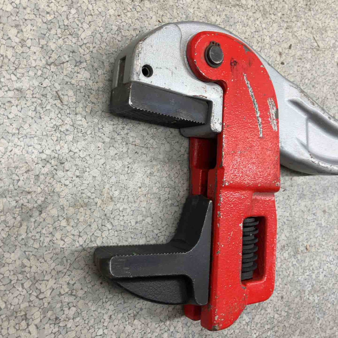◇MCC 松阪鉄工所 コーナーレンチ 900ｍｍ 2 1/2-4【八潮店】