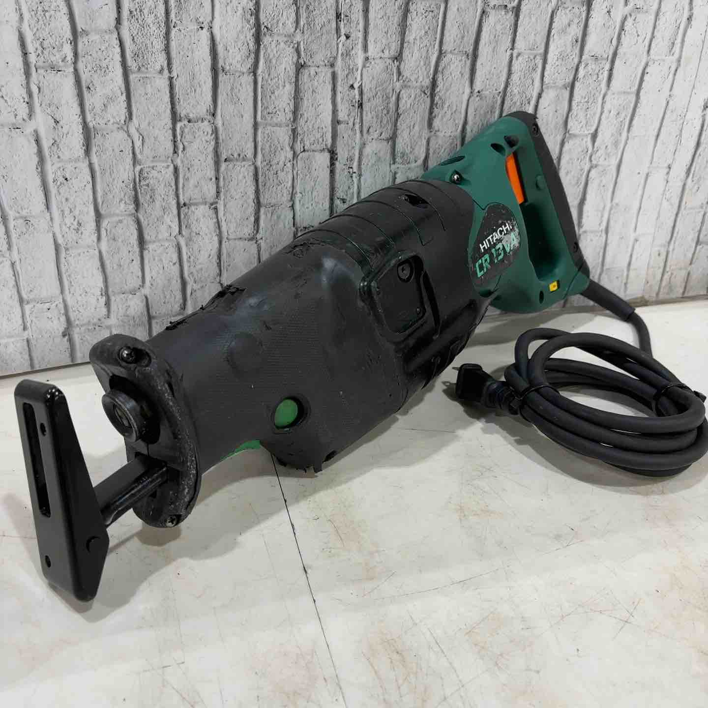 日立 CR14DSL 充電式セーバーソー【野田愛宕店】【店頭取引限定】【中古】管理番号：IT1OYJWSM5BC HiKOKI(日立工機) CR14DSL(LLCK) 14.4V-4.0Ahコードレスセーバソー