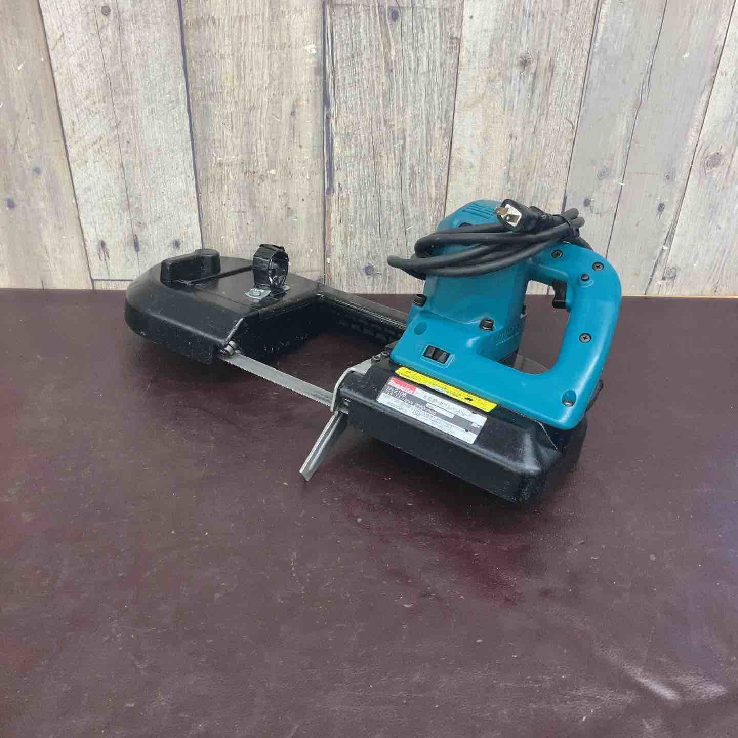 マキタ 2106 ポータブルバンドソー【市川行徳店】【店頭取引限定】【中古】管理番号：ITOO2L8GE5TC 2106 ポータブルバンドソー 1台 マキタ 【通販モノタロウ】