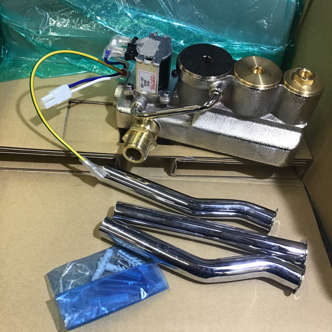 【美品※仕様・備考をご確認ください※】TOTO 小便器用 自動フラッシュバルブ（露出型、AC100V）TEA98S 2個セット【桶川店】