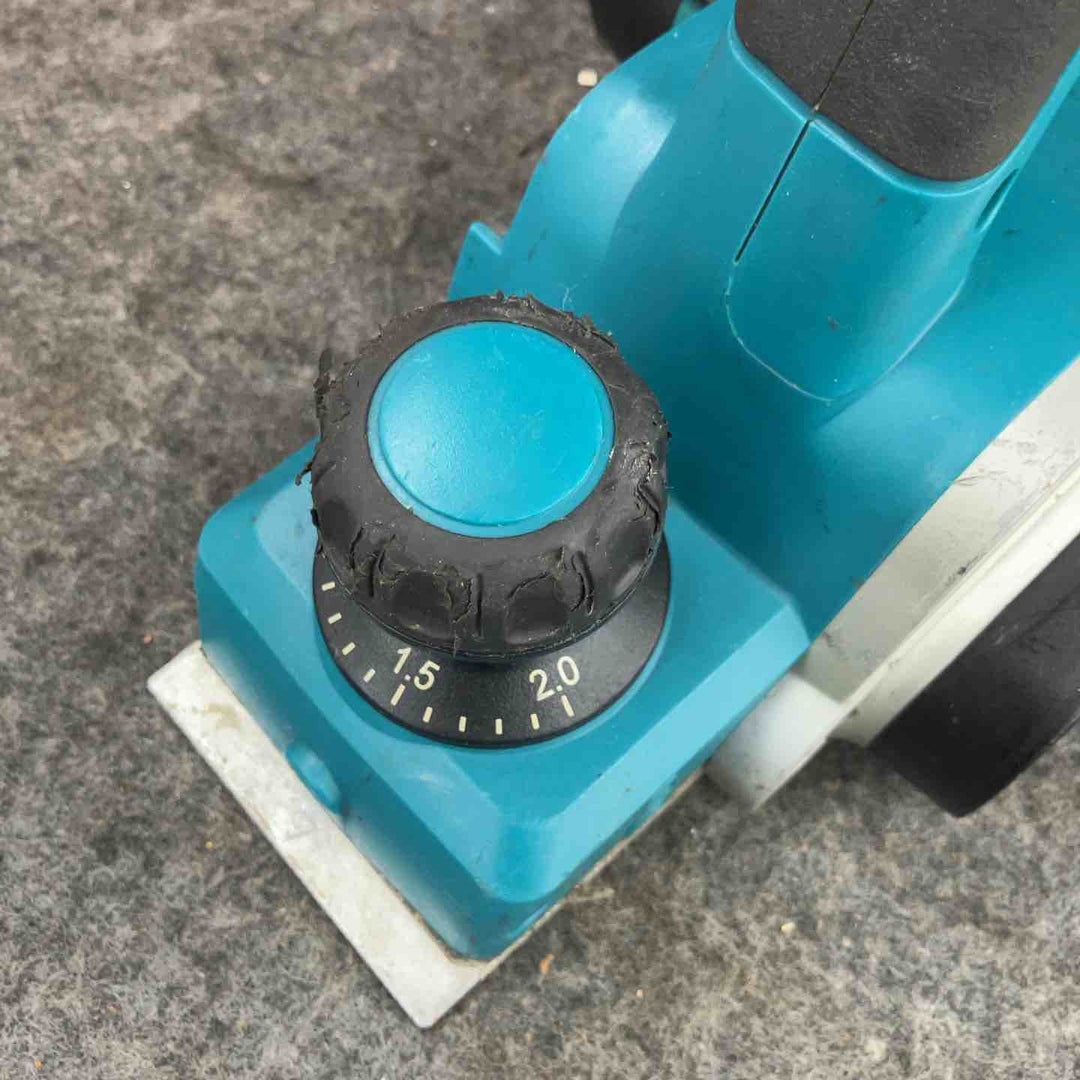 ★マキタ(makita) コードレスカンナ KP180DZ【鴻巣店】