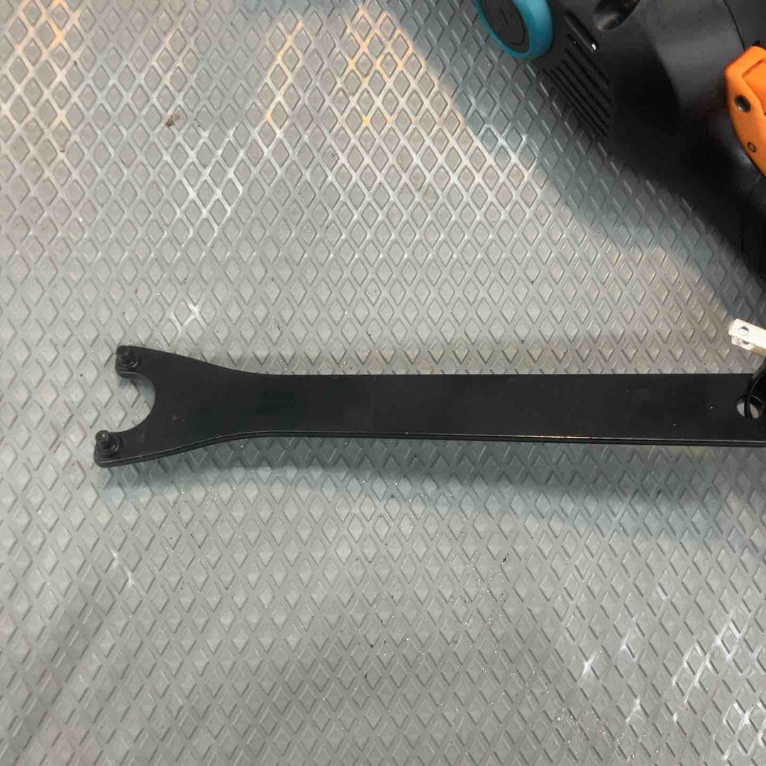 【中古品】マキタ(makita) 180mm電子ディスクグラインダ GA7011C【所沢店】