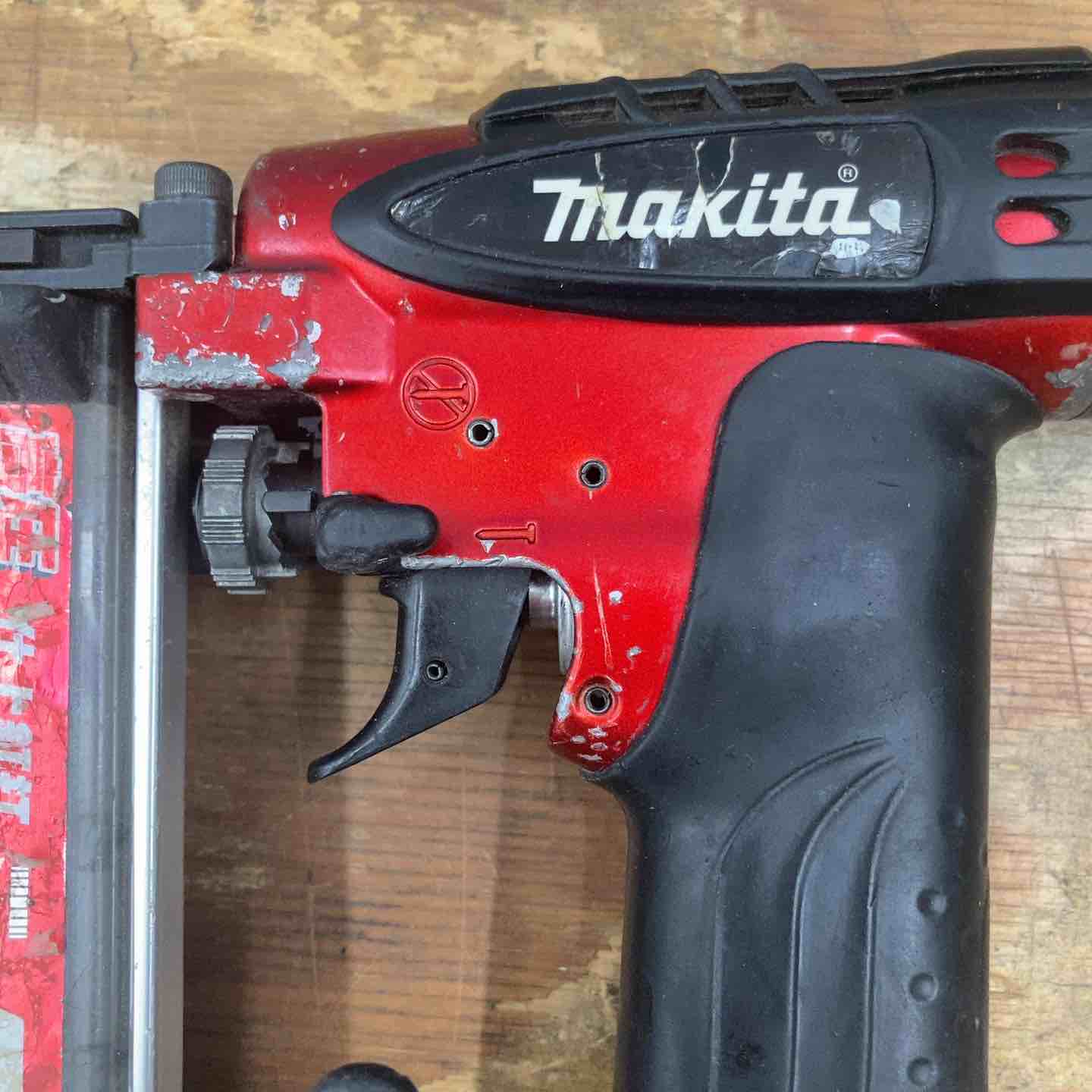 中古品】☆マキタ makita 高圧フィニッシュネイラ AF551H【柏店