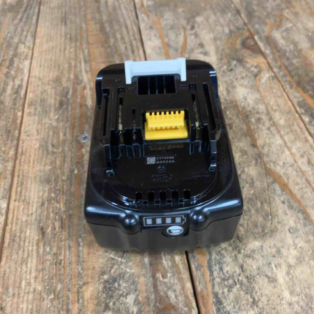 マキタ(makita) 充電器DC18SD 直流7.2-18V DC18SD リチウムイオンバッテリー 18V/3.0Ah BL1830B セット【所沢店】