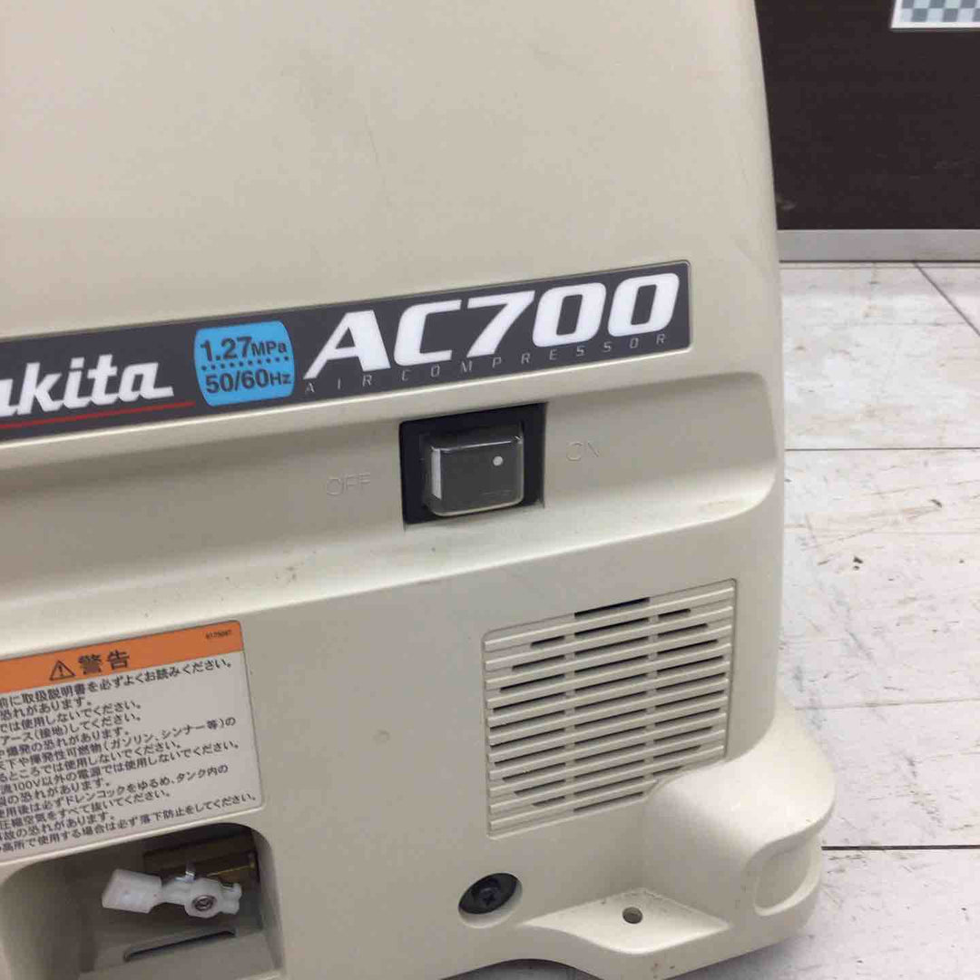 【中古品】 マキタ/makita エアコンプレッサー・AC700 【鴻巣店】