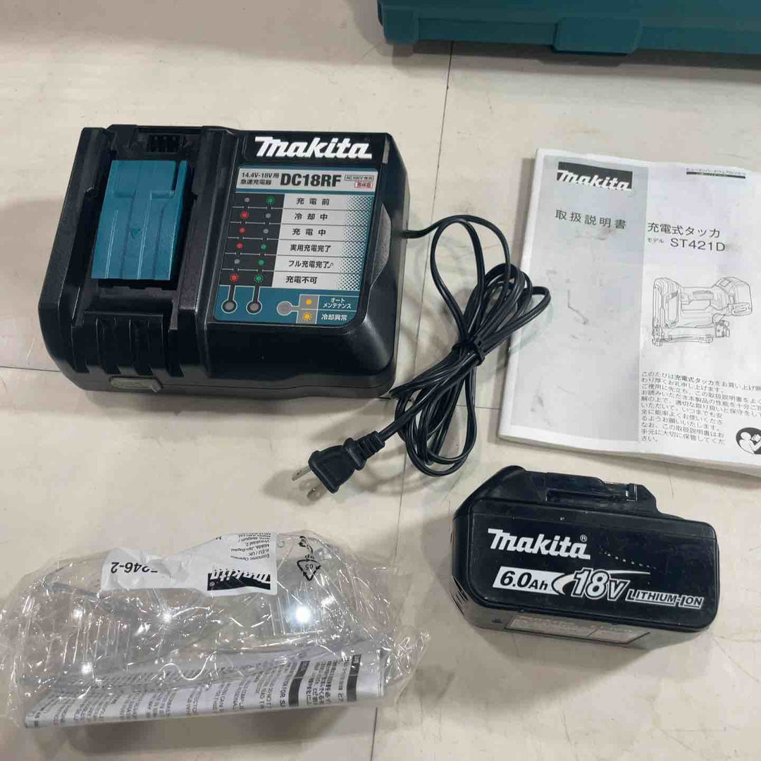 ★マキタ(makita) コードレスタッカ ST421DRG バッテリー1個、充電器付き【川口店】