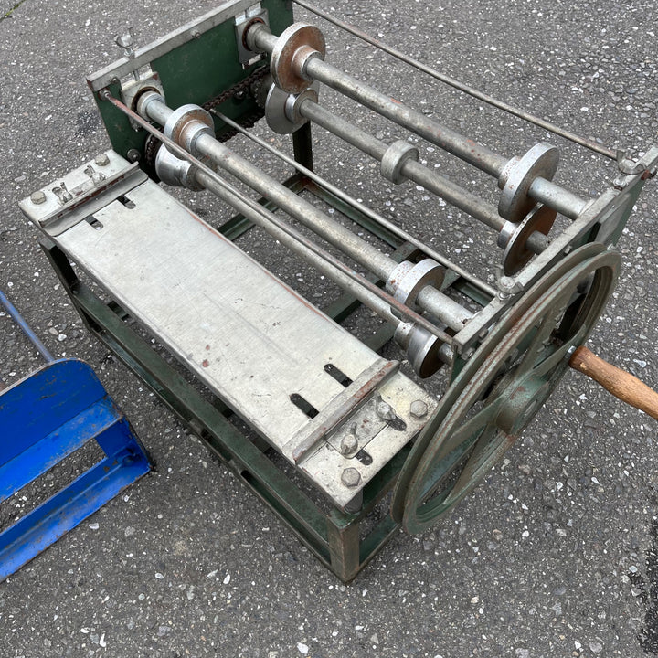 【中古品/店頭受取り限定】メーカー不明 手動曲げ機 ロール成形機 メタルシートベンダー 鈑金機械 屋根 トタン【東大和店】