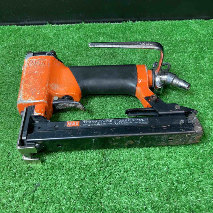【中古品】マックス(MAX) 常圧エアタッカ F線ステープル用 (TA-20FP/222Fキュウオン) ◇ステープルおまけ付♪【岩槻店】