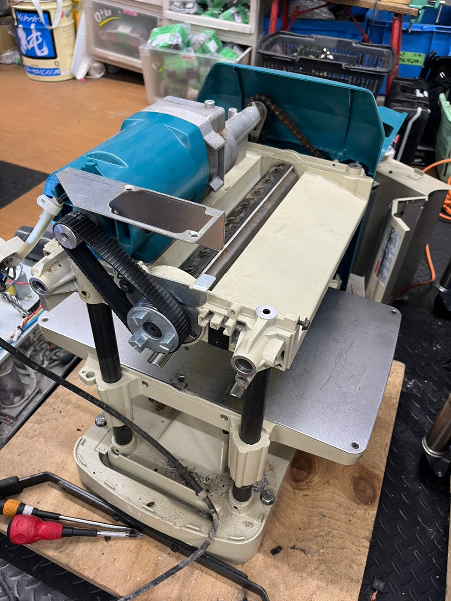 【店頭受取り限定】◇マキタ(makita) 312mm自動カンナ 2031S 標準付属品揃ってます！カーボン交換済み【岩槻店】