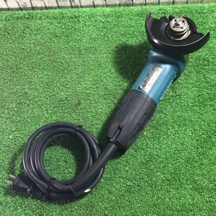 ☆マキタ(makita) 100mmディスクグラインダー GA4031 100V 動作確認済 【川口店】