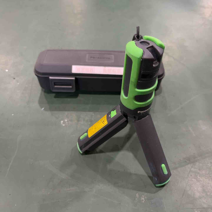 ◇パナソニック(Panasonic) レーザー墨出し器 墨出し名人 十字・地墨 BTL1100G【川口店】