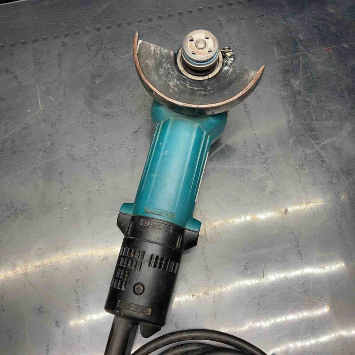 ☆マキタ(makita) 100mmディスクグラインダ 9533B【川越店】