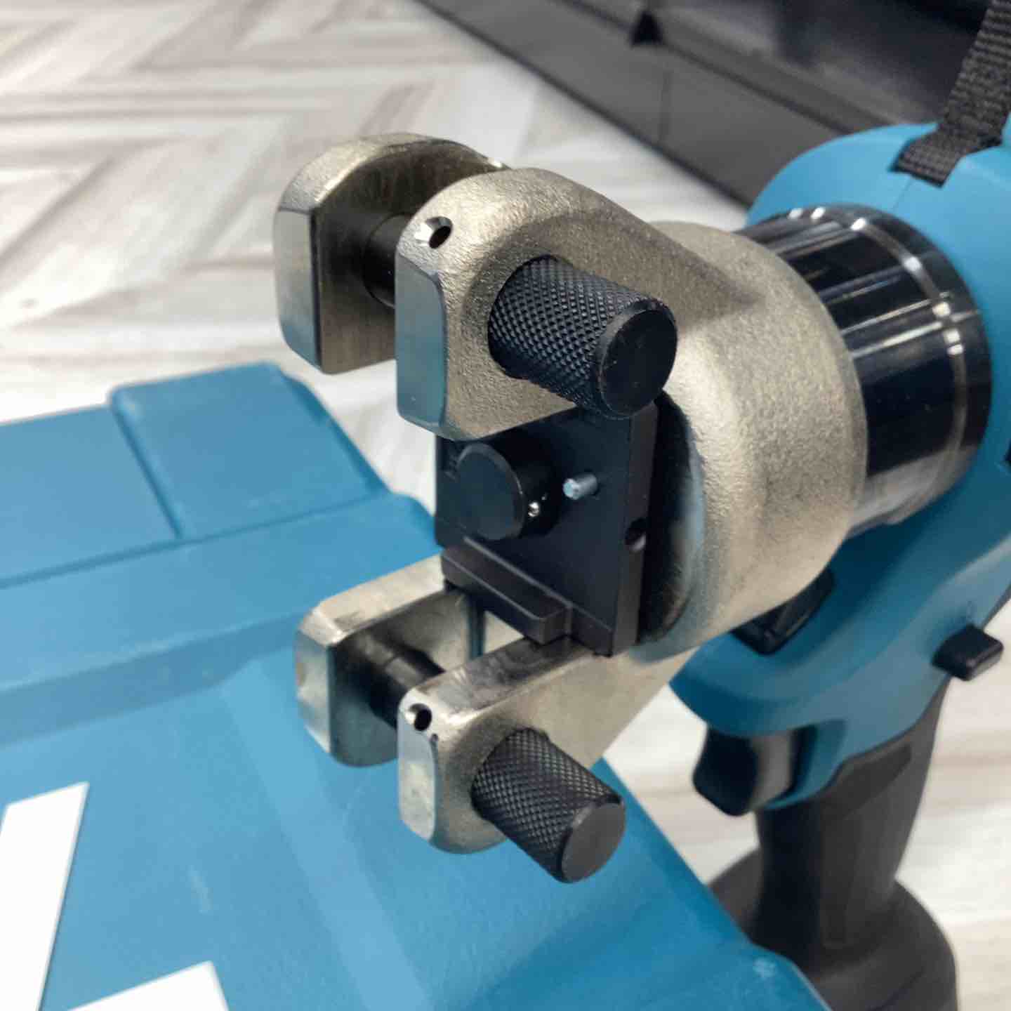☆マキタ(makita) コードレス圧着機 TC300DRG【越谷店】 – アクト