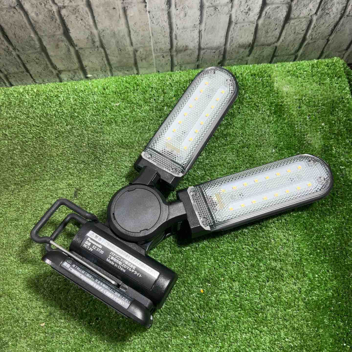 ◇パナソニック 充電LEDマルチライトEZ3720(7.2V) 450ルーメン・連続点灯最大16時間 1.5Ah電池パック×2個・充電器・マグネットベース付 ブラック EZ3720LA2S-B【川口店】