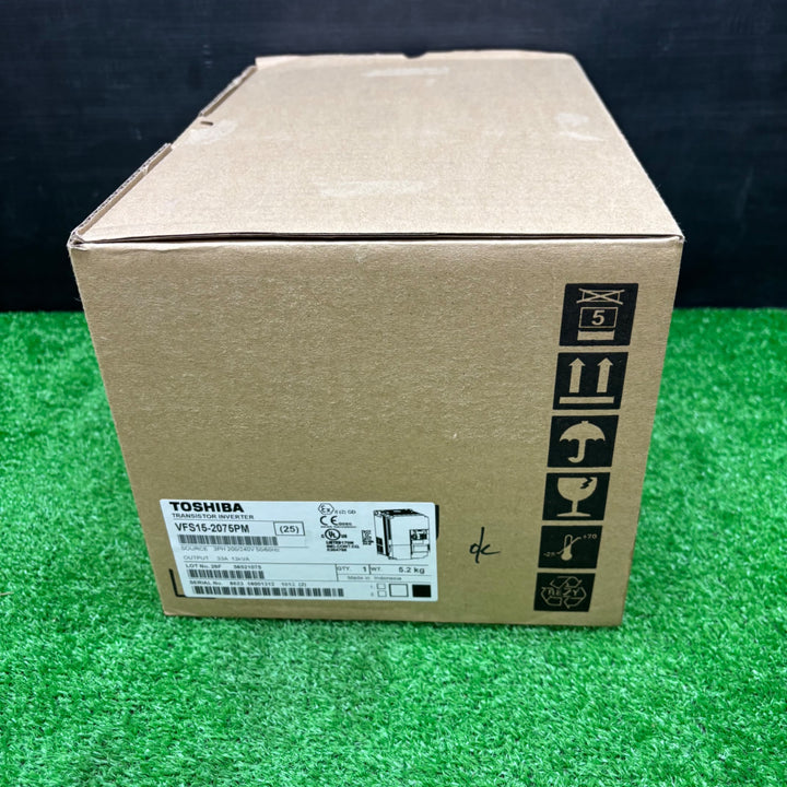 【未使用品】東芝   産業用インバーター 多機能 小型インバータ 三相モーター用 VFS15-2075PM【電材館越谷店】