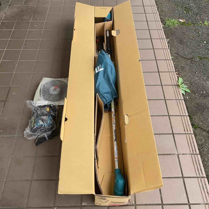 ◇マキタ(makita) コードレス刈払機 Uハンドル MUR142UDRF【所沢店】